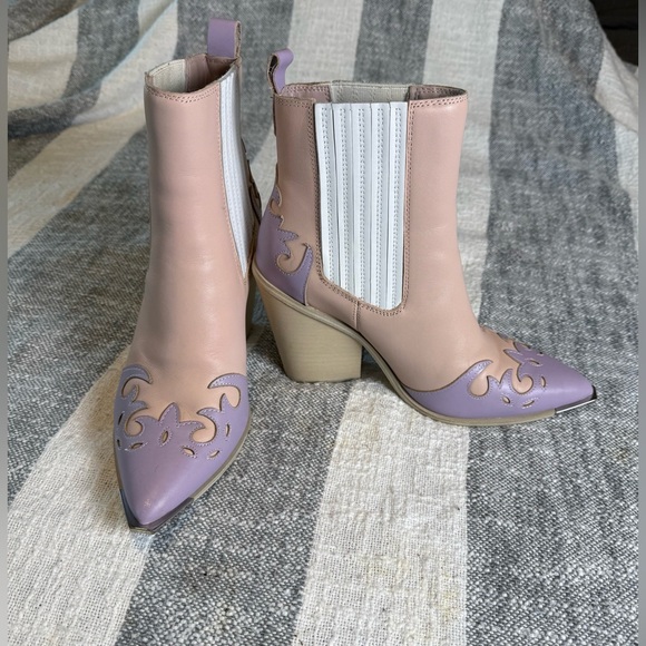 Steve Madden Shoes - Steve Madden SZ 7M Pastel Pink and Purple 3.5” Heeled Boots Western Silver Tip